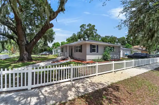 Listing Photo 7