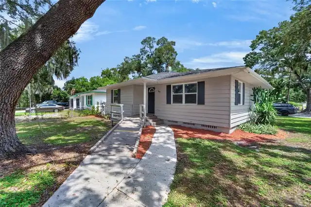 Listing Photo 9