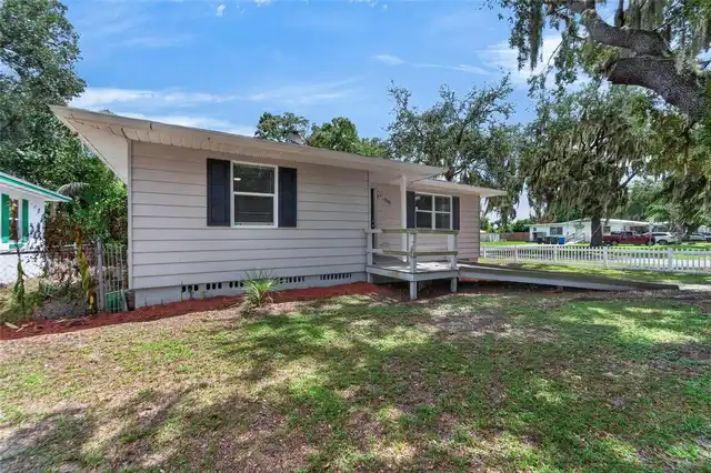 Listing Photo 11