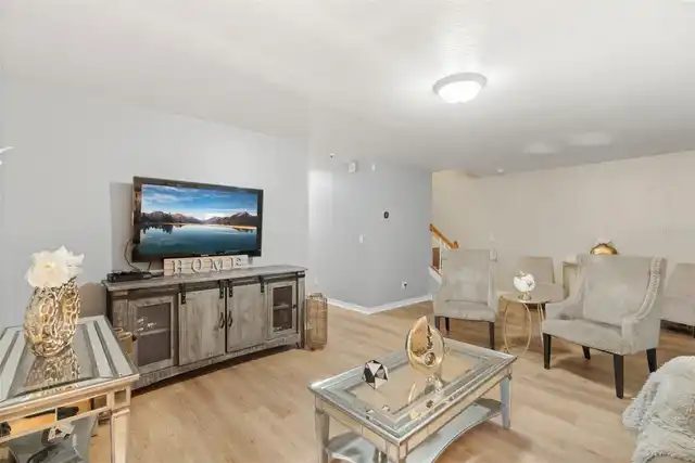 Listing Photo 8