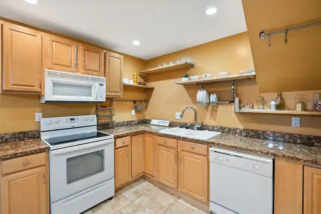 Listing Photo 18