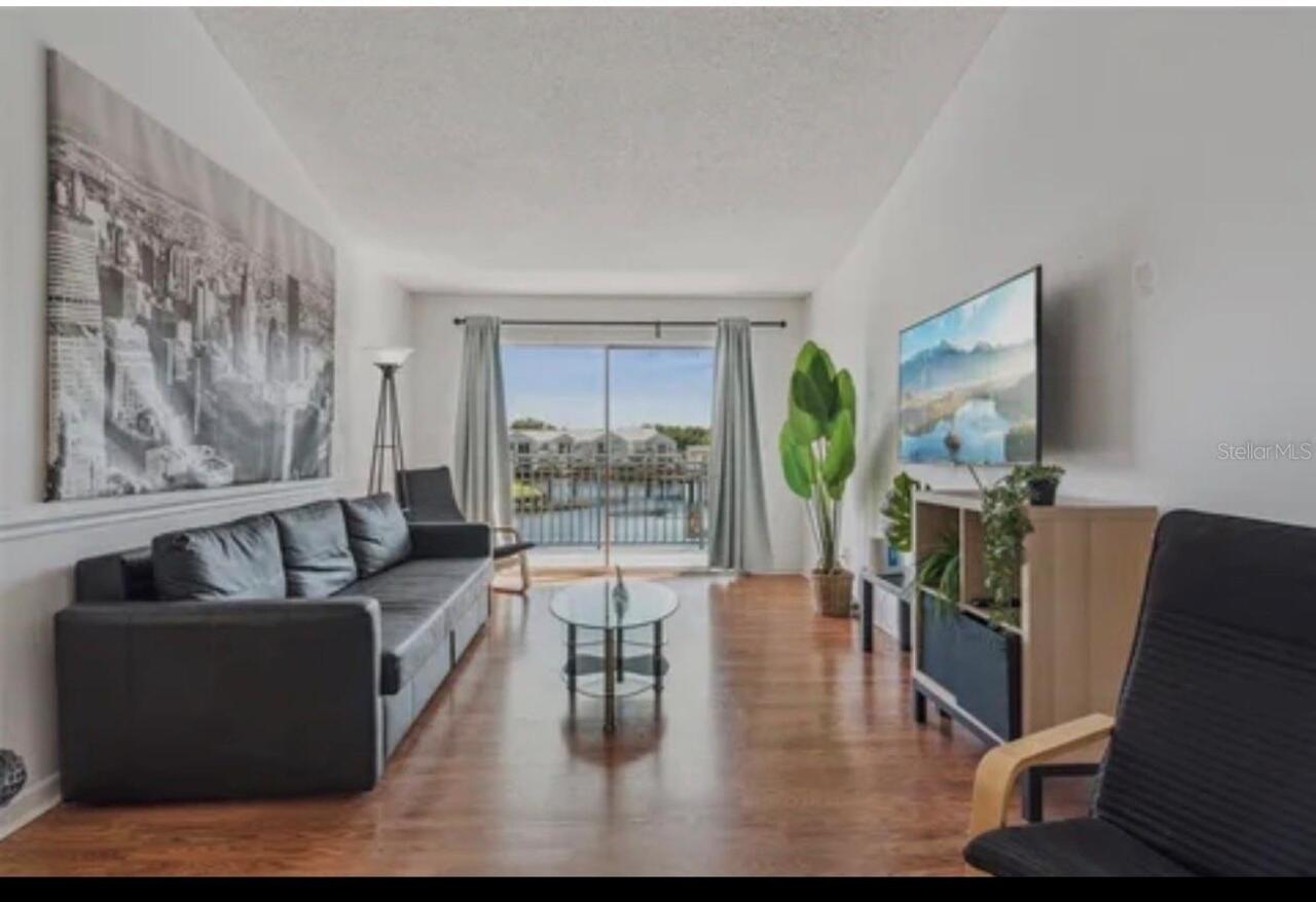 Listing Photo 9
