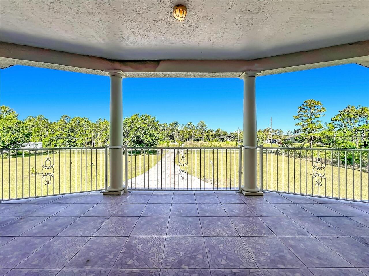 Listing Photo 9