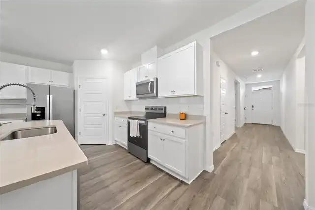 Listing Photo 10