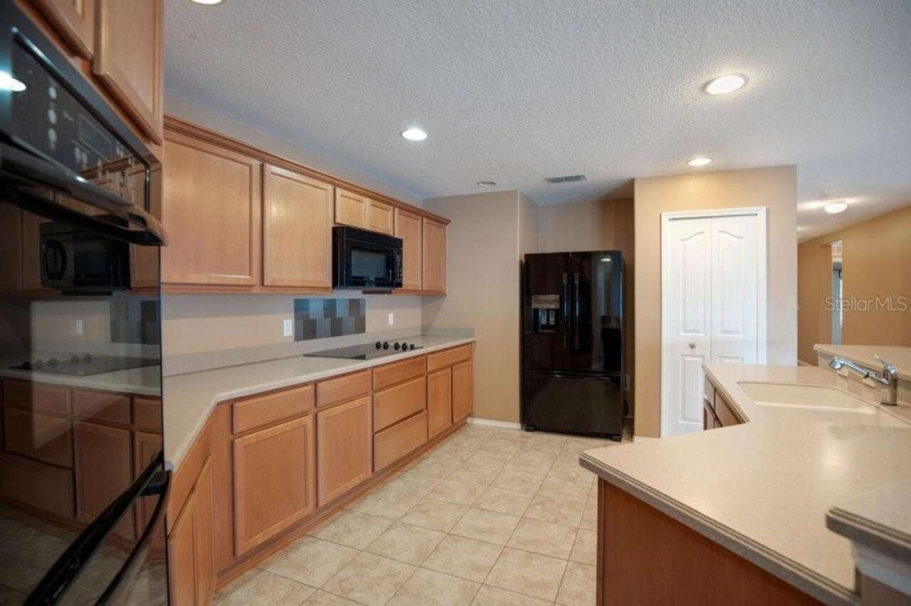 Listing Photo 10