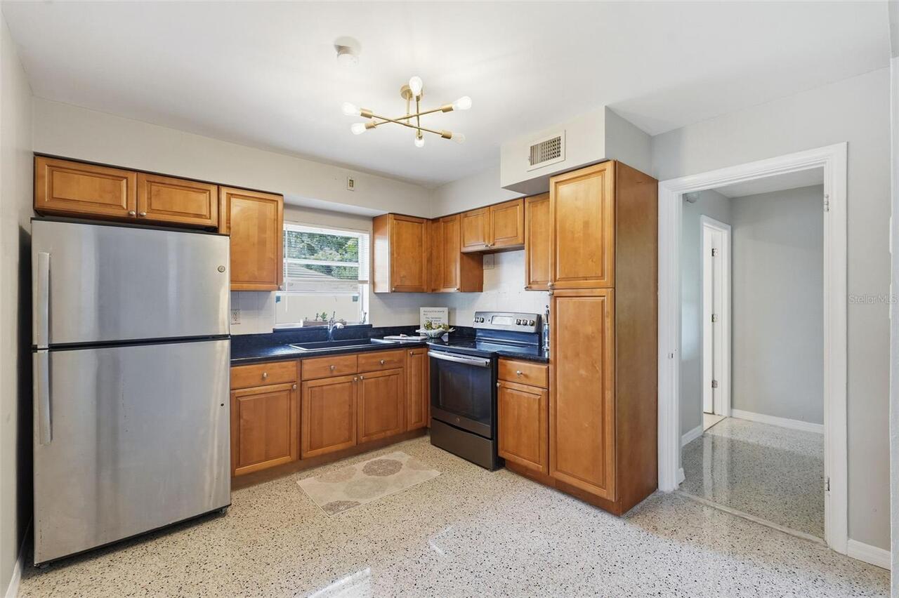 Listing Photo 11
