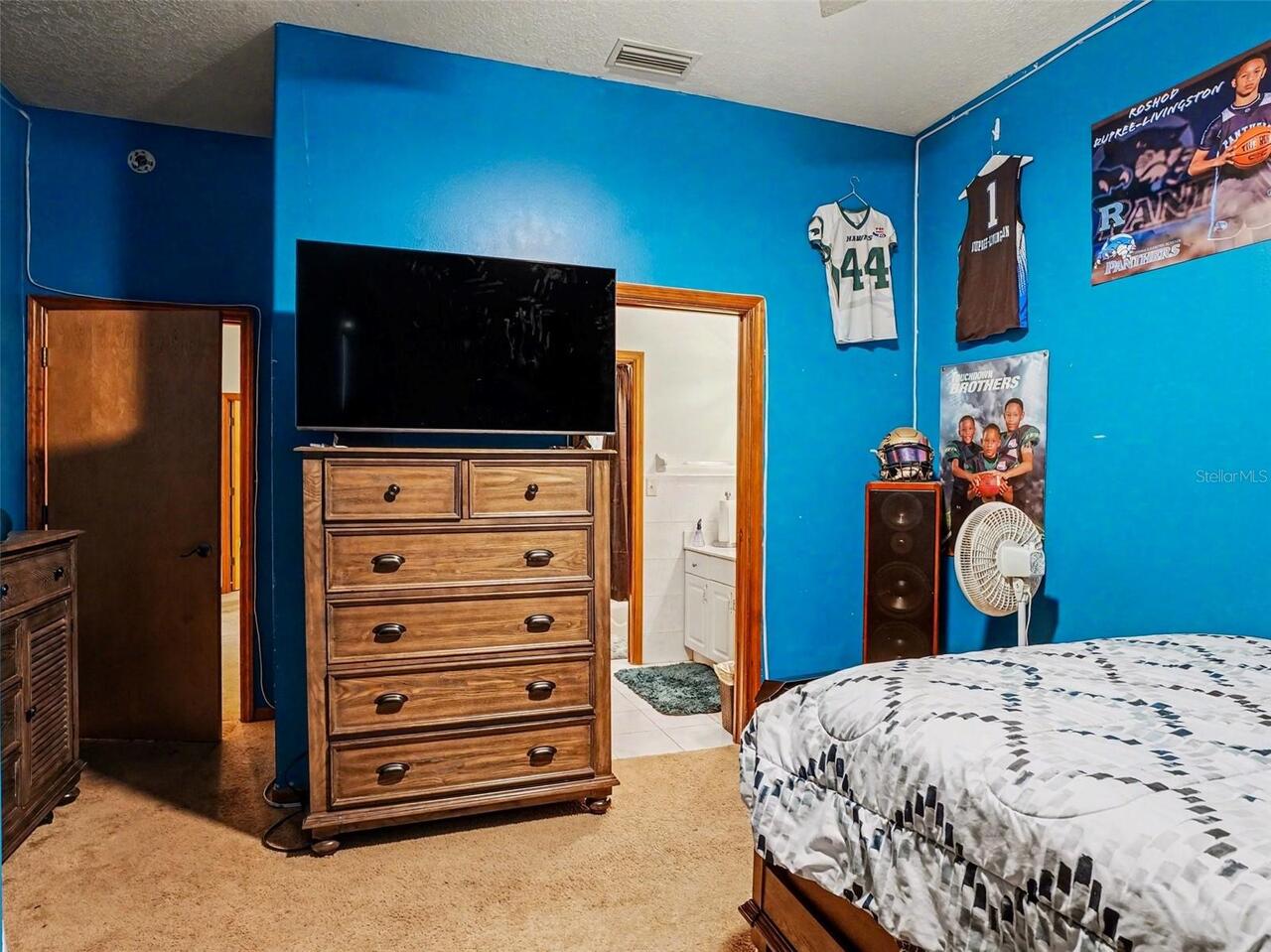 Listing Photo 12