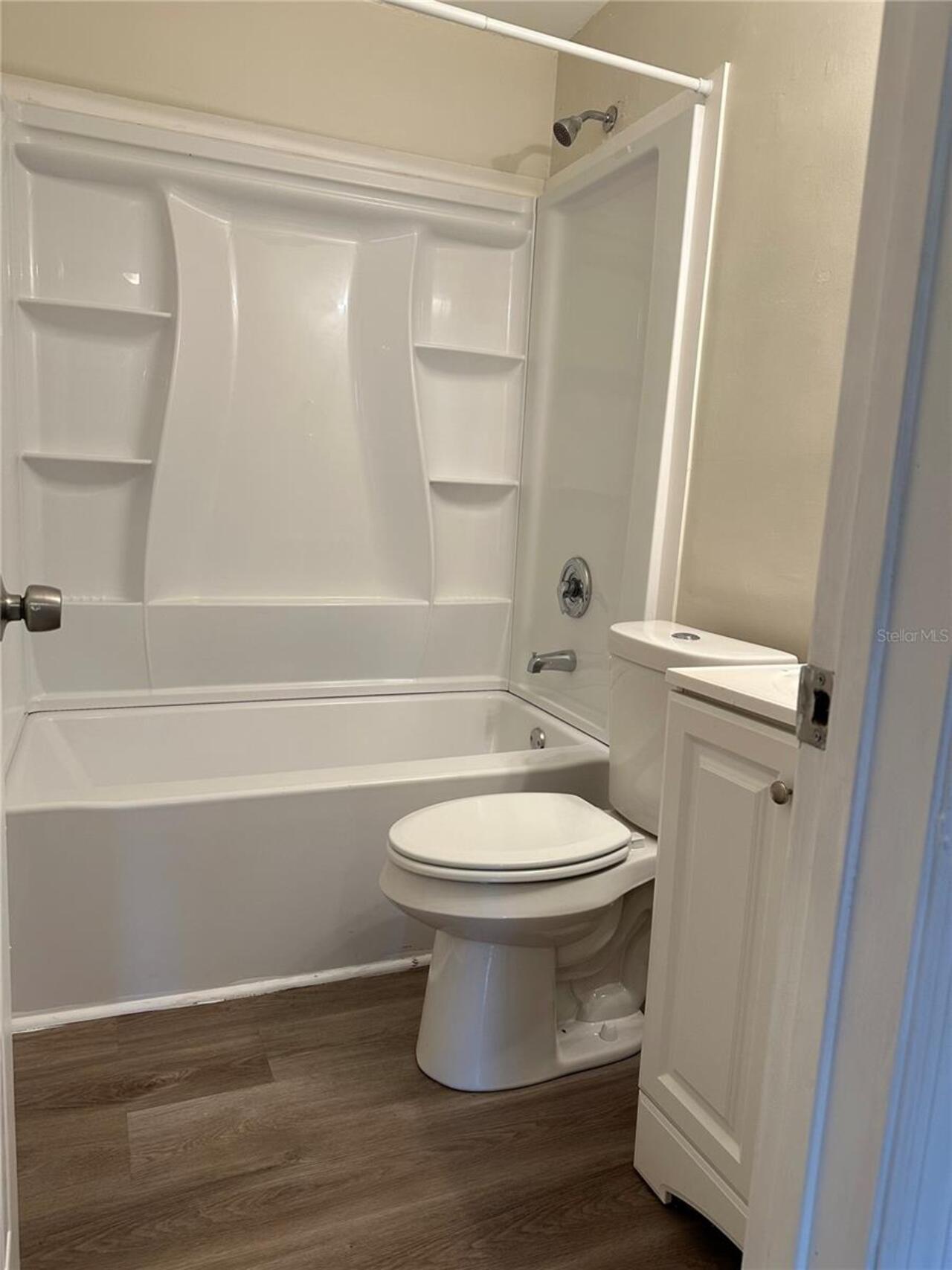 Listing Photo 12