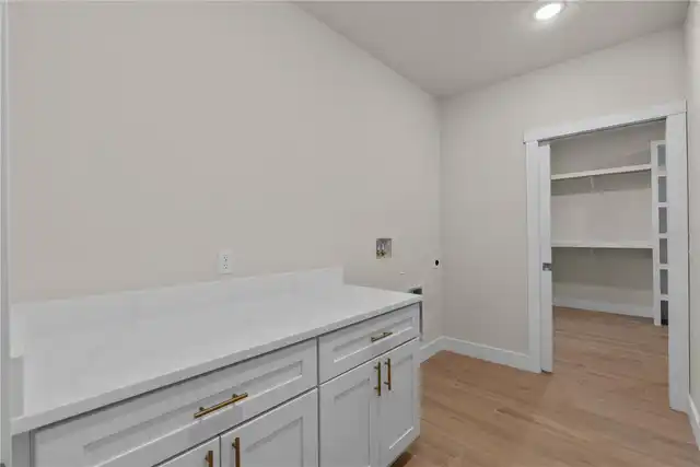 Listing Photo 14