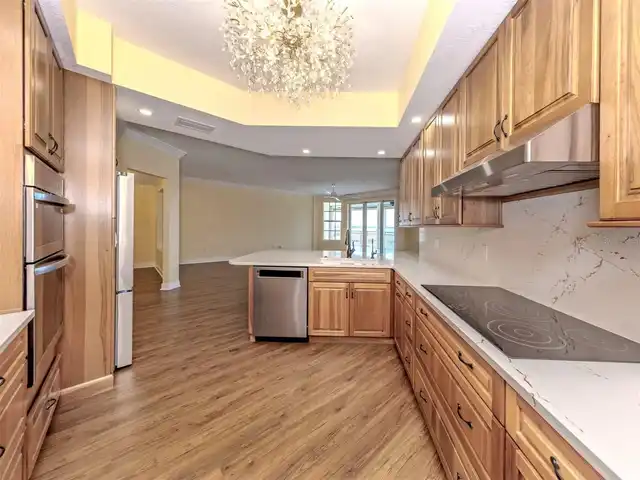 Listing Photo 12