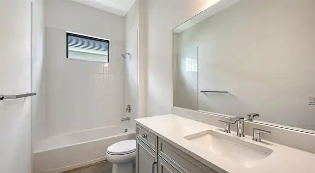 Listing Photo 17