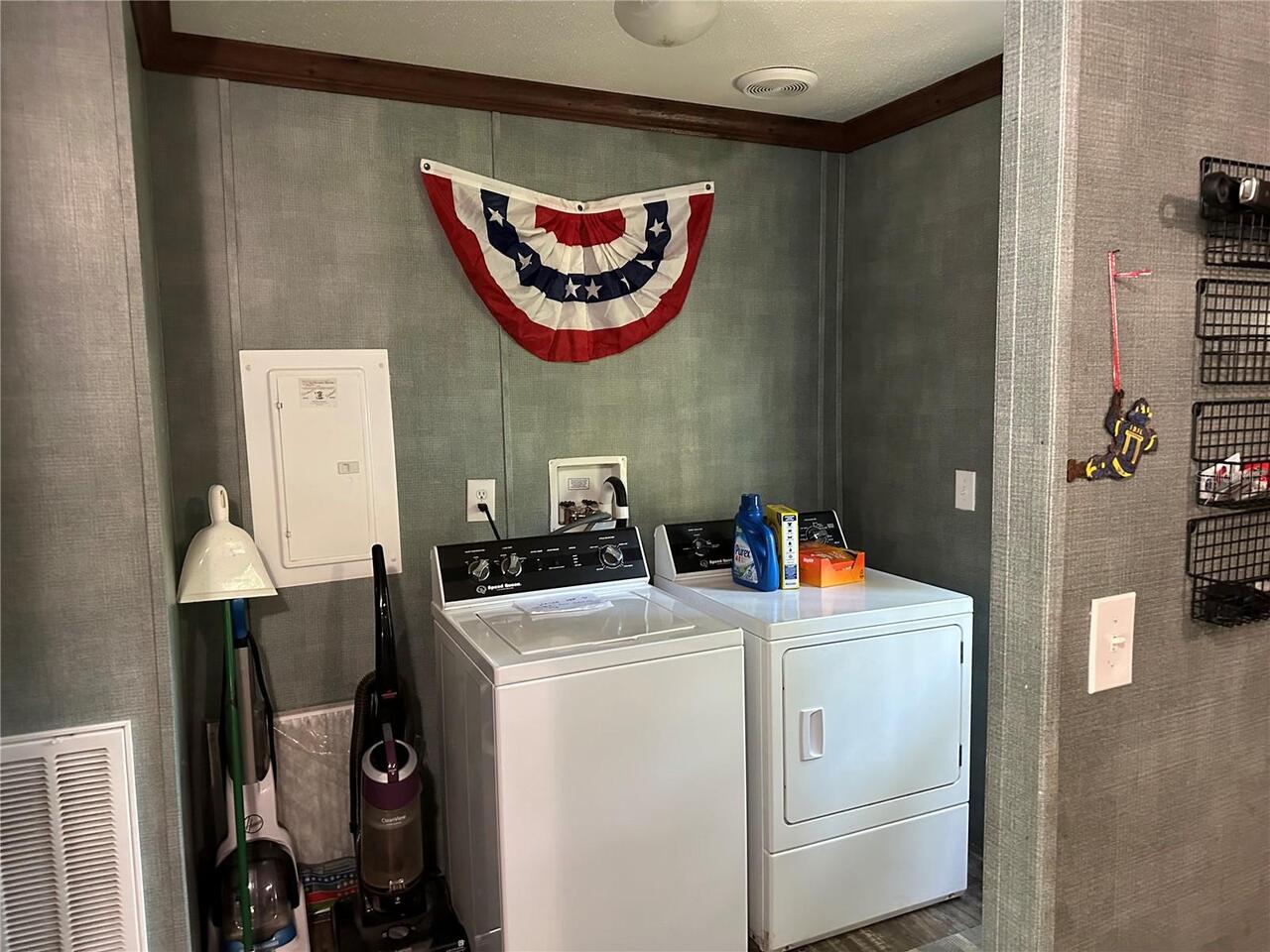 Listing Photo 10