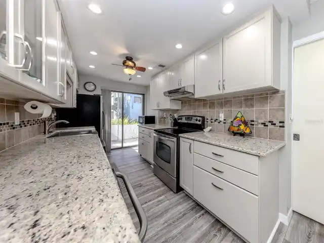 Listing Photo 7