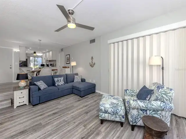 Listing Photo 10