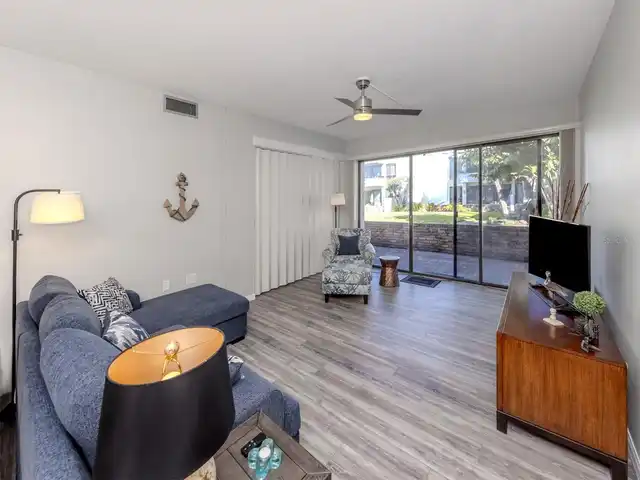Listing Photo 16