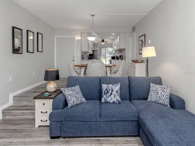 Listing Photo 17