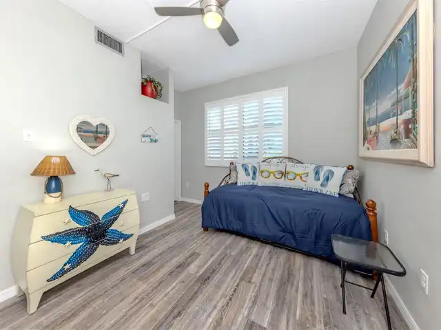 Listing Photo 23