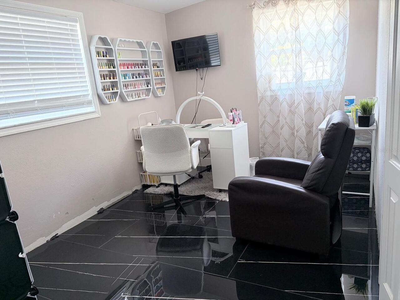 Listing Photo 10