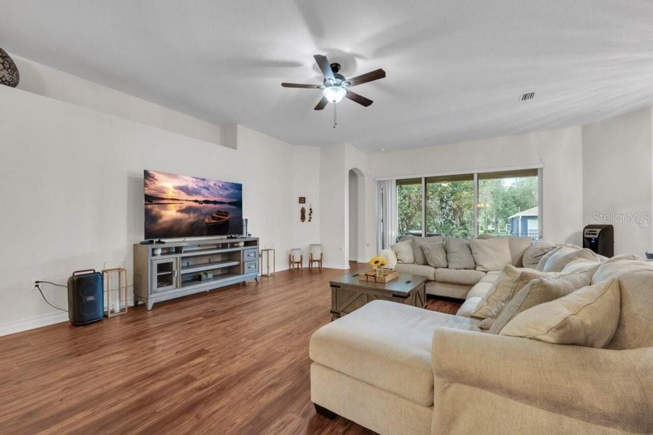 Listing Photo 14