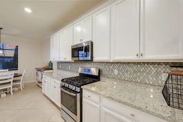 Listing Photo 14