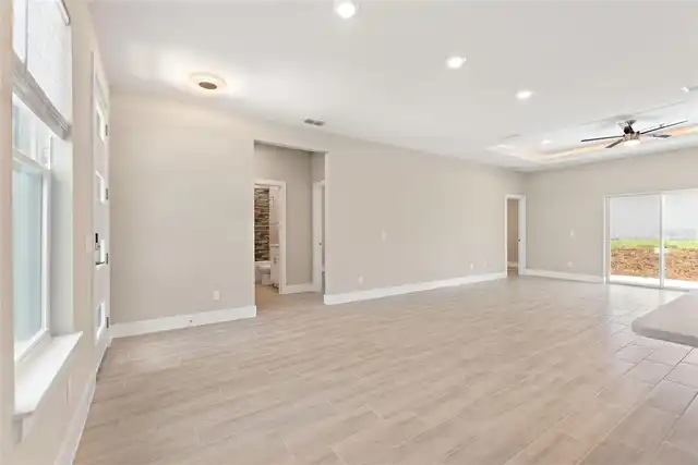 Listing Photo 9