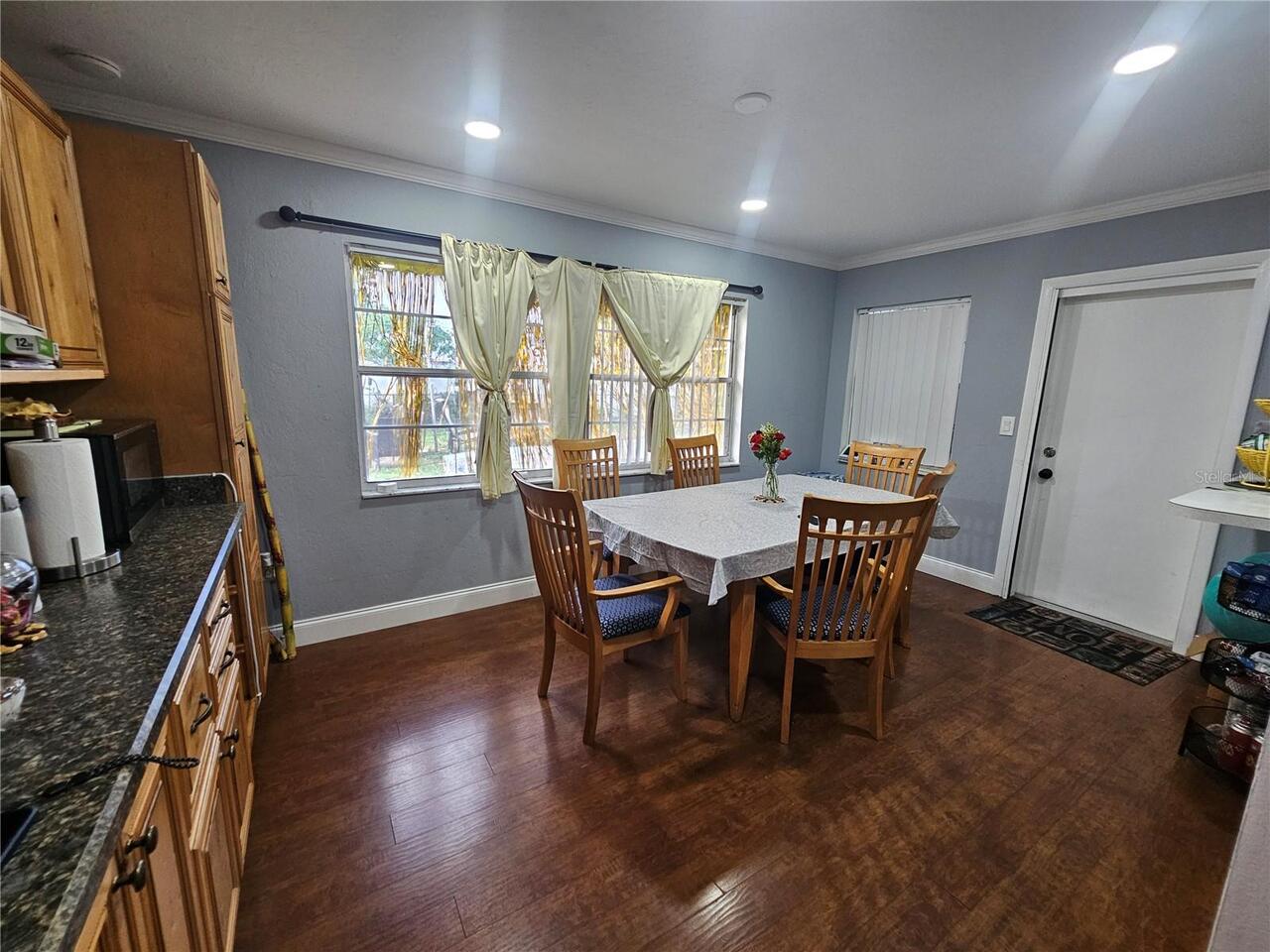 Listing Photo 8