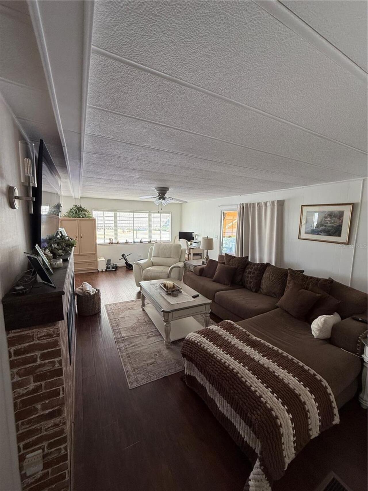 Listing Photo 8