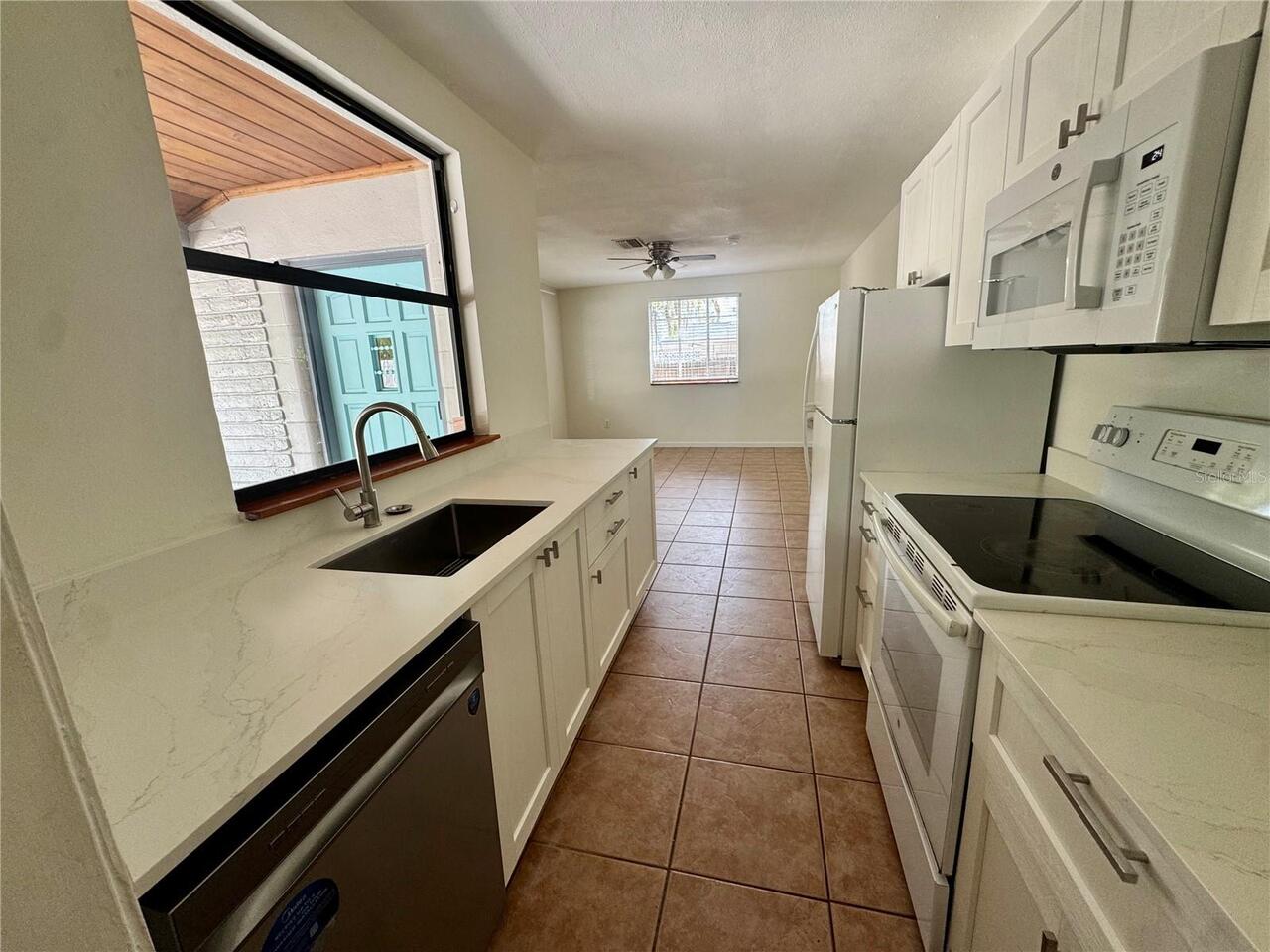 Listing Photo 8