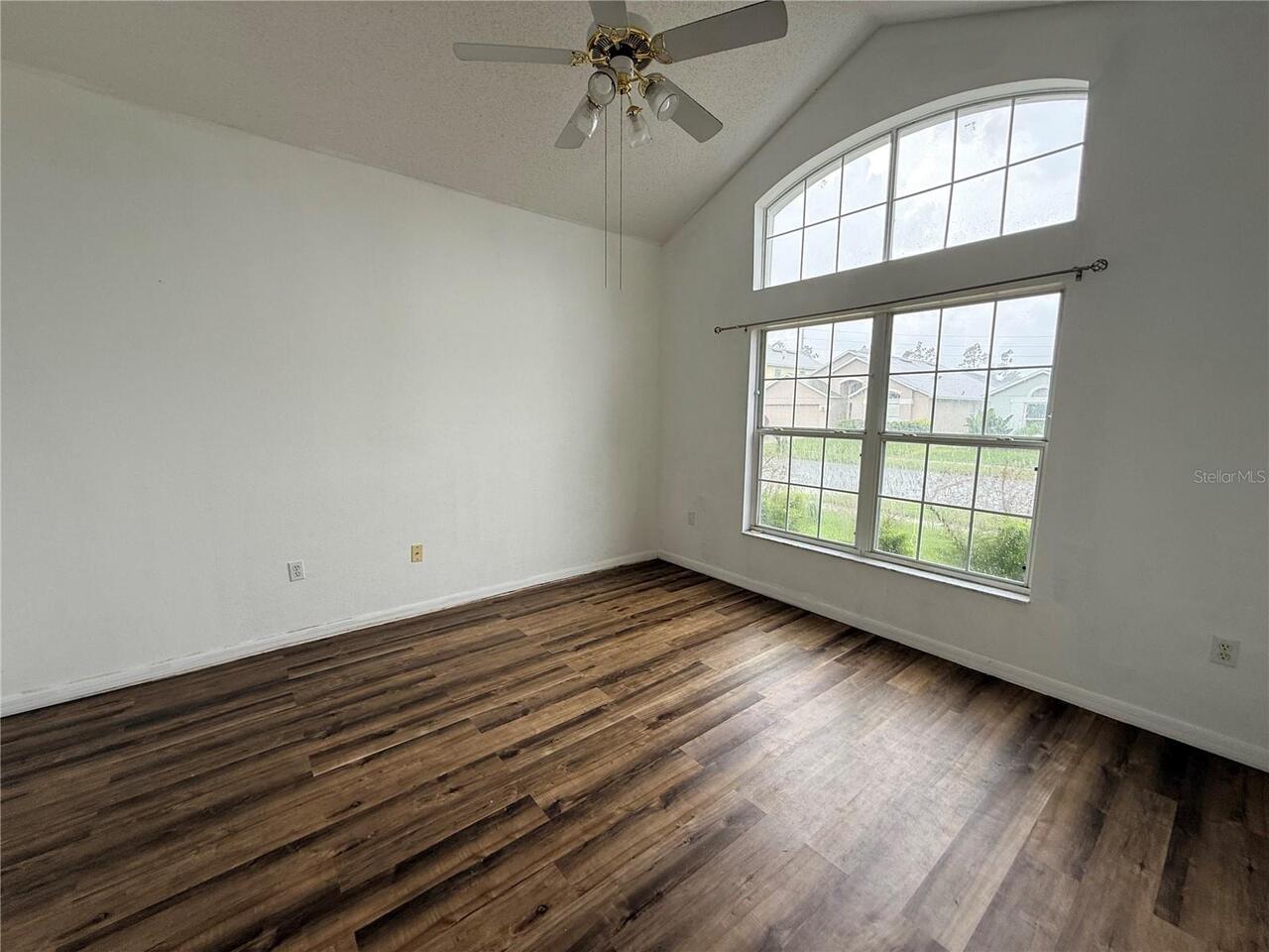 Listing Photo 9