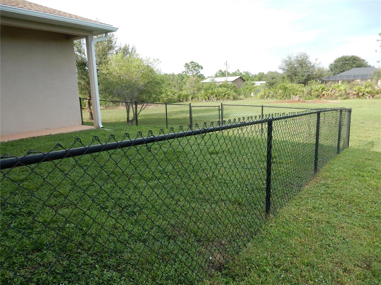 Listing Photo 10