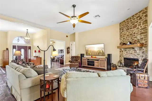 Listing Photo 7