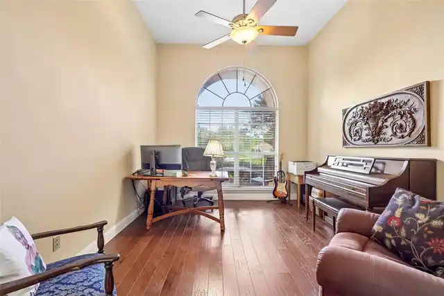 Listing Photo 18