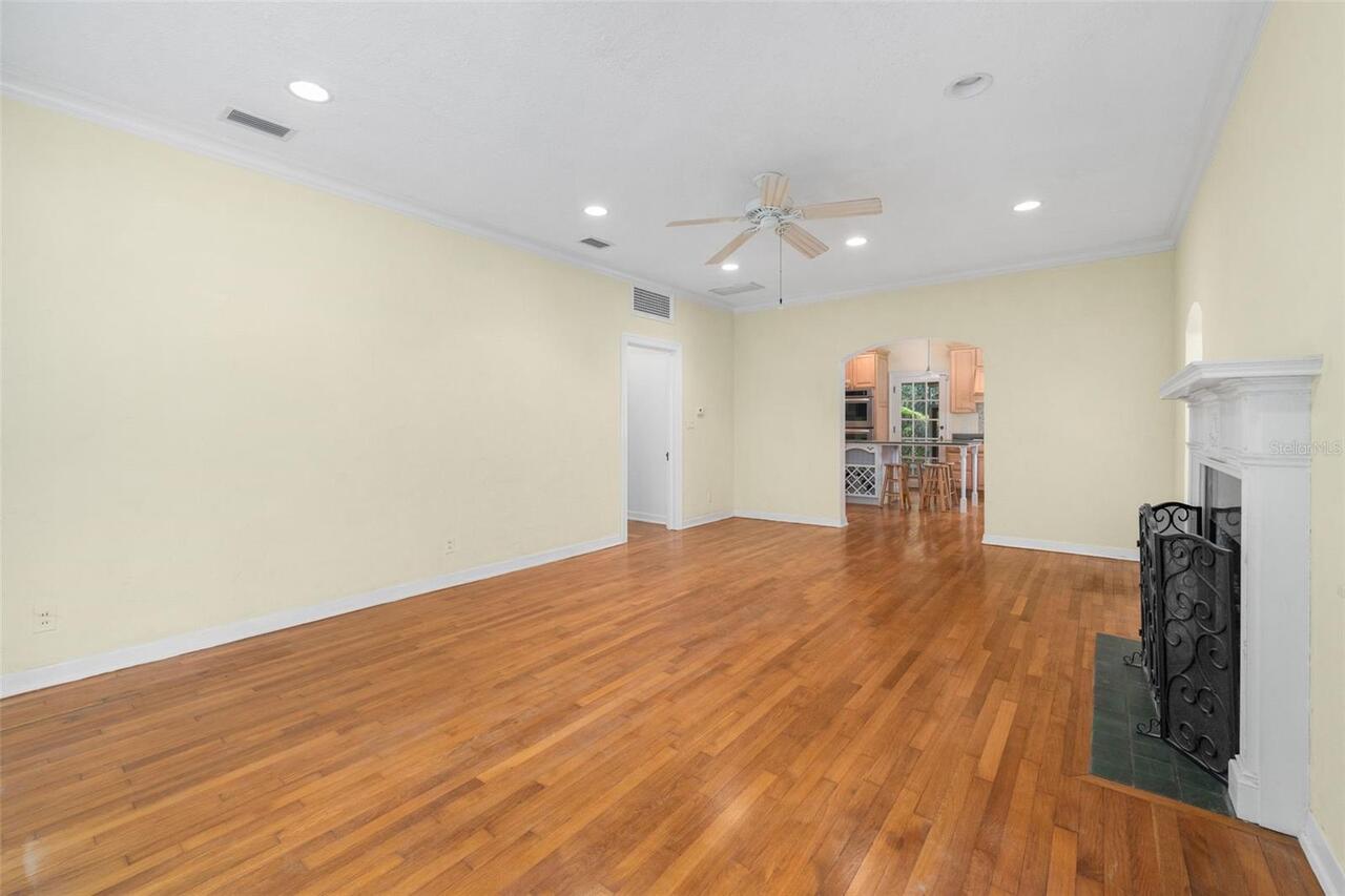 Listing Photo 8