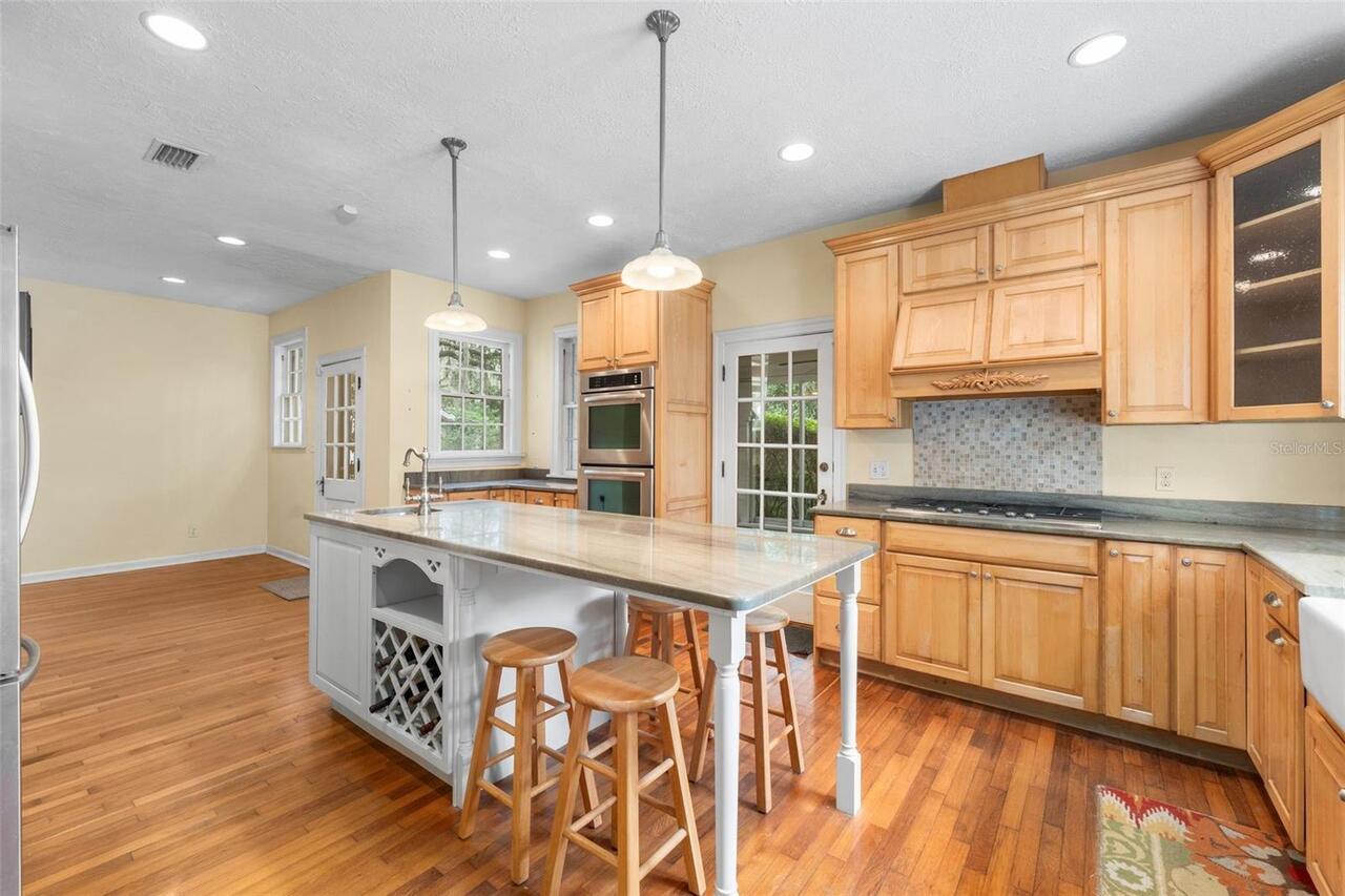 Listing Photo 10