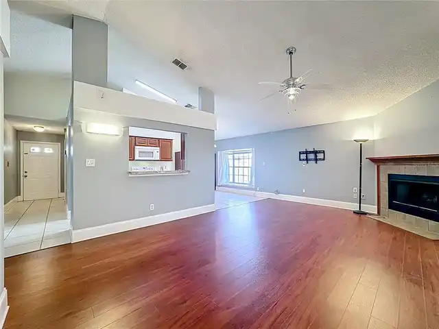 Listing Photo 6
