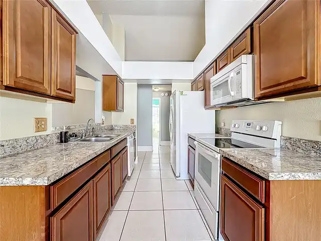 Listing Photo 8