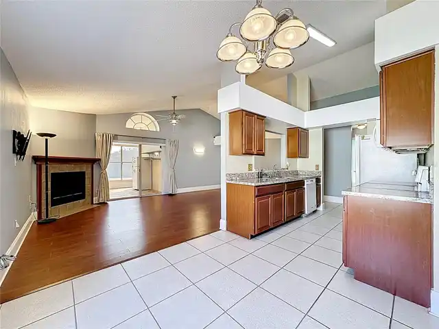 Listing Photo 14