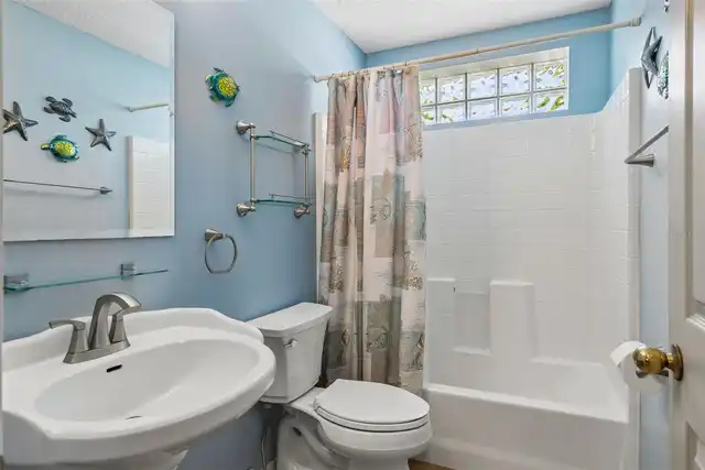 Listing Photo 15