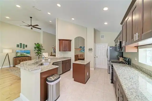 Listing Photo 14