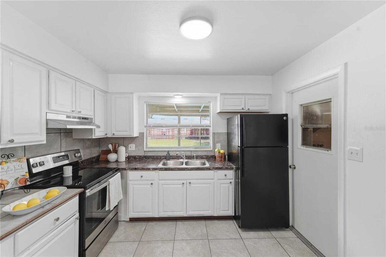 Listing Photo 10
