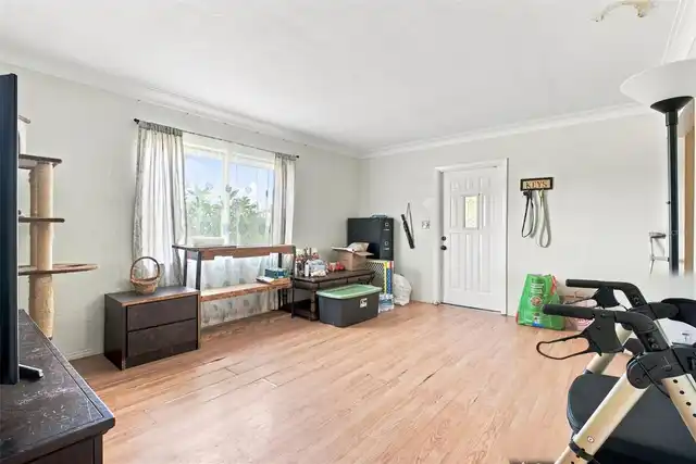 Listing Photo 7