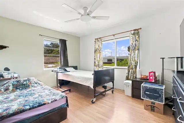 Listing Photo 8