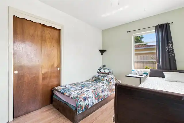 Listing Photo 9