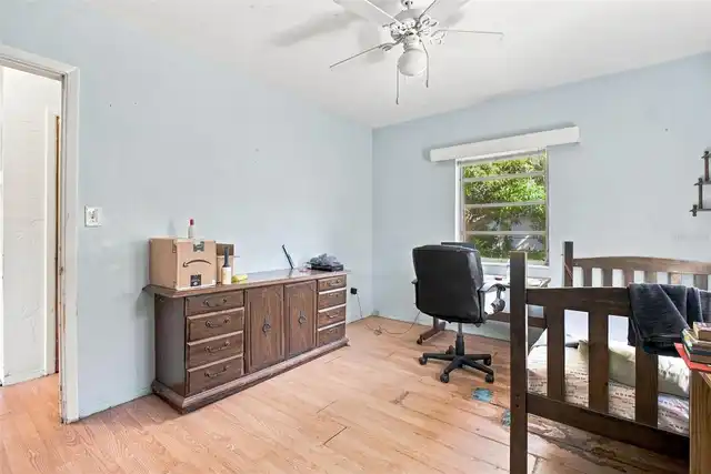 Listing Photo 11