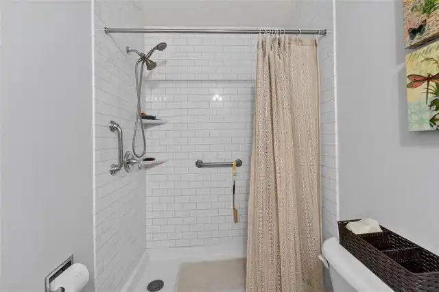 Listing Photo 24