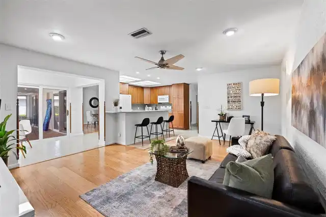 Listing Photo 15