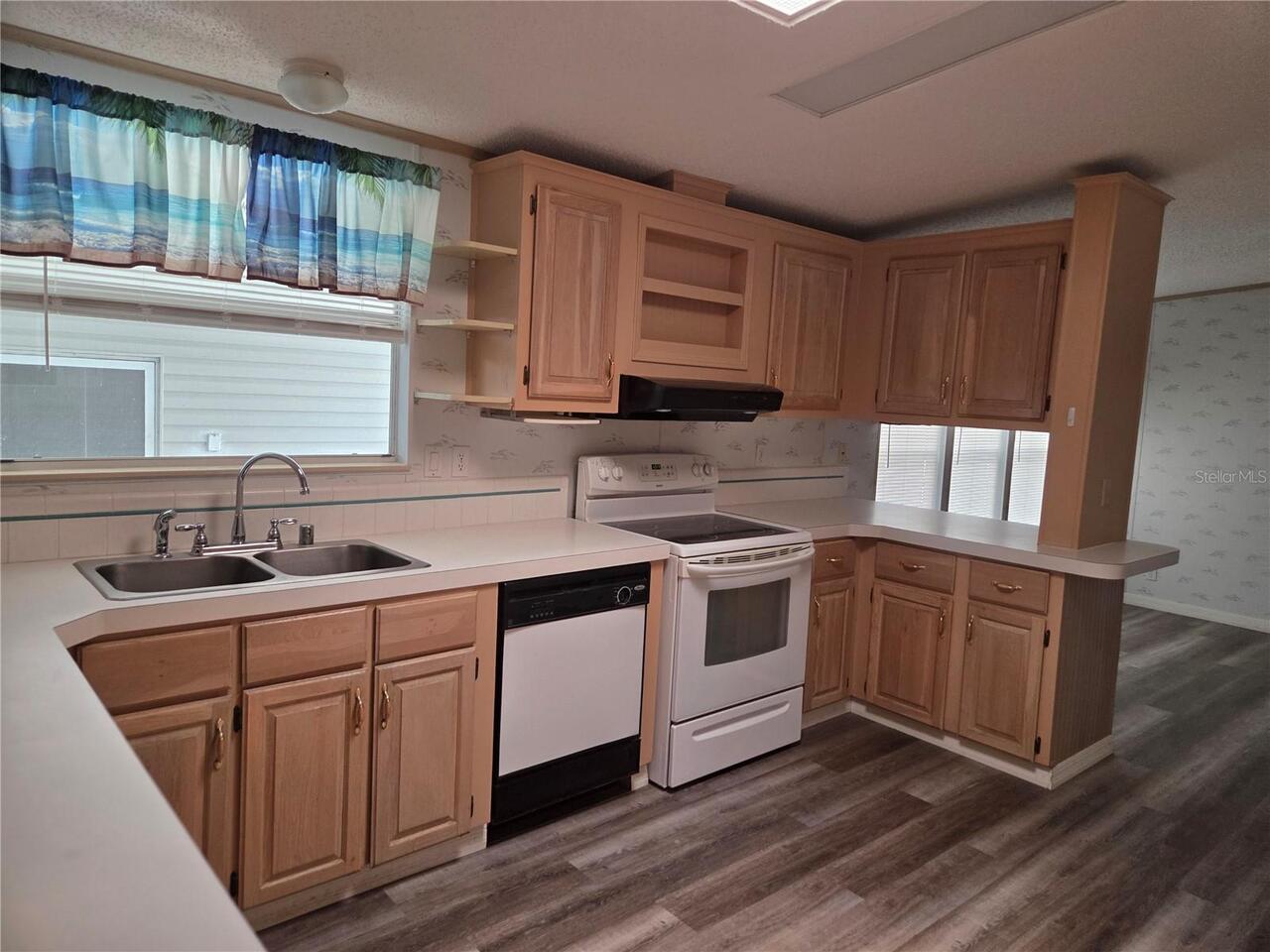 Listing Photo 8