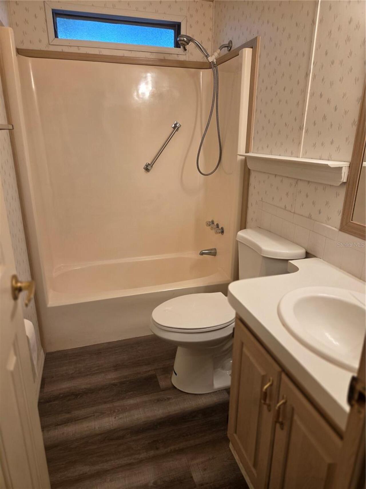Listing Photo 14
