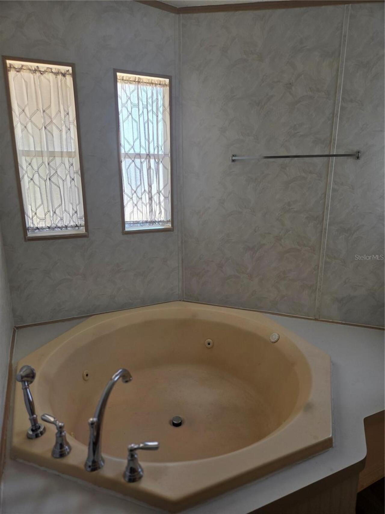 Listing Photo 17