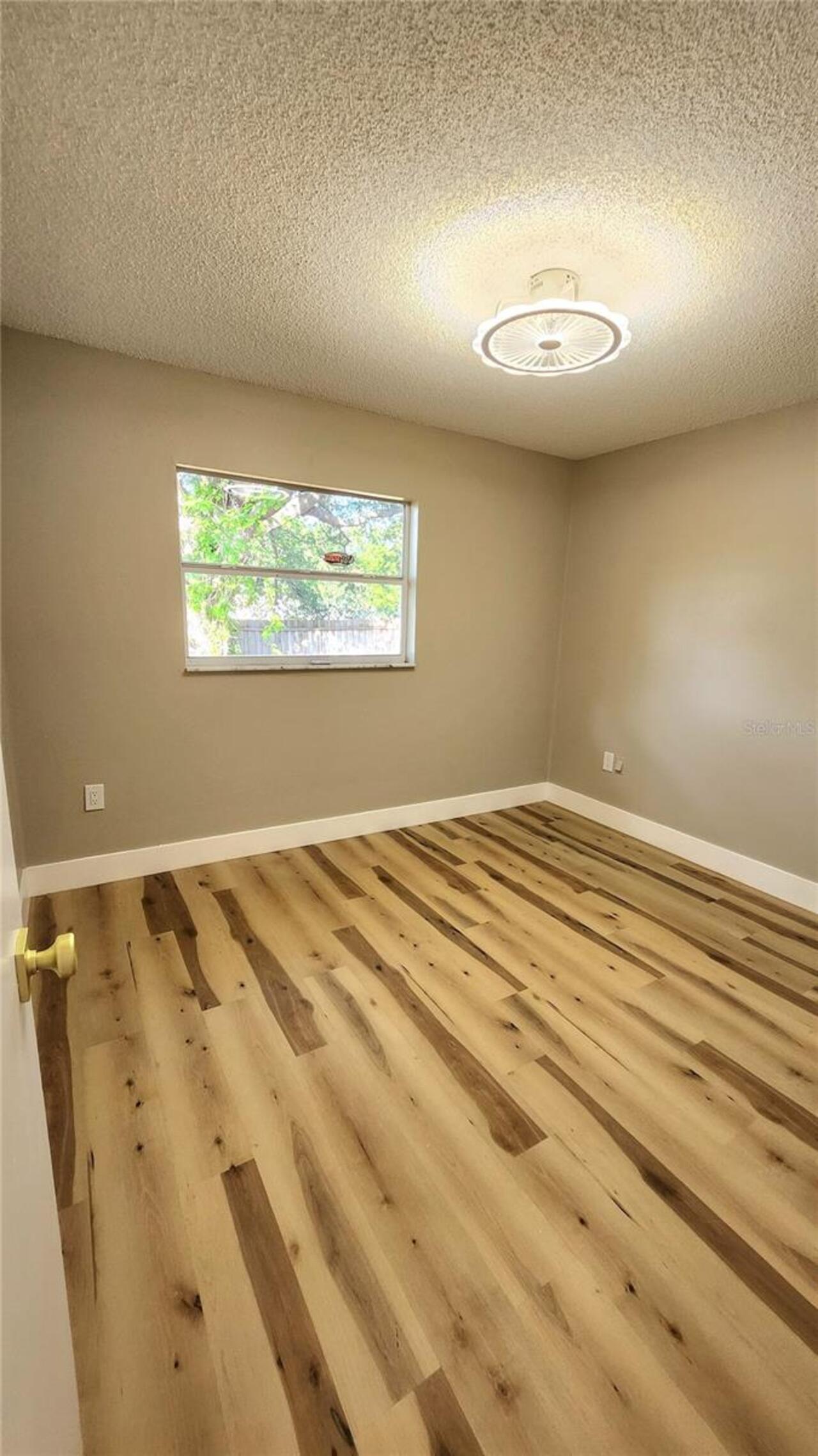Listing Photo 26
